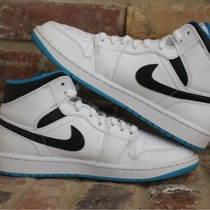 Jordan 1 mid laser blue